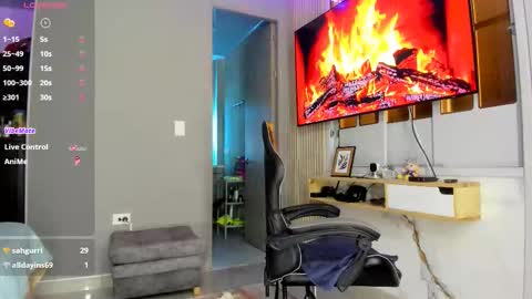 hotebony online show from 12/04/25, 01:53