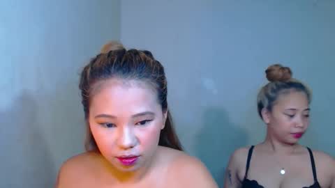 Snapshot of sexyhotbojean chatting on 10/17/25, 06:43 jeanken and jelian online show from 10/17/25, 06:43