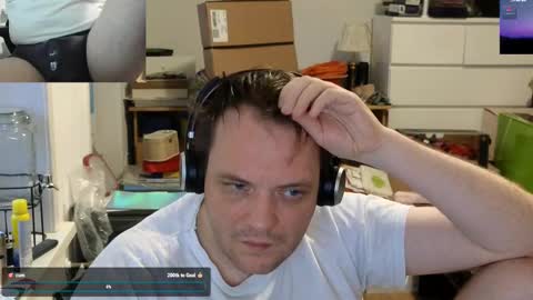 Snapshot of sexyhotboy87 chatting on 12/18/24, 07:47 Henry online show from 12/18/24, 07:47