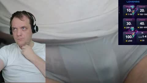 Snapshot of sexyhotboy87 chatting on 09/16/25, 02:45 Henry online show from 09/16/25, 02:45