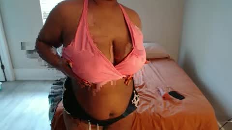Snapshot of sexyisback_ chatting on 06/07/26, 06:33 Care Bear Twin online show from 06/07/26, 06:33