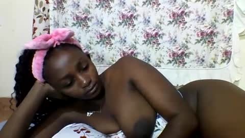 Snapshot of sexyjoane chatting on 02/12/25, 04:01 JOAN online show from 02/12/25, 04:01
