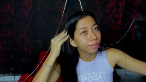Snapshot of sexylaurita4u chatting on 12/28/24, 11:52 laura online show from 12/28/24, 11:52
