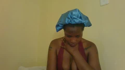 Snapshot of sexylavie chatting on 12/15/25, 06:17 sexylavie online show from 12/15/25, 06:17