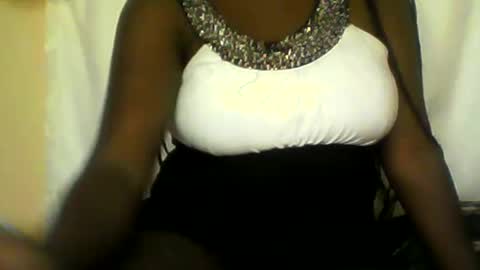 Snapshot of sexylely chatting on 07/13/26, 07:27 Ire online show from 07/13/26, 07:27