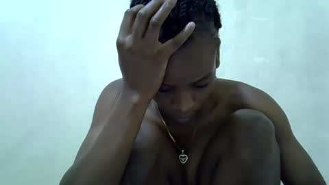 Snapshot of sexyliah chatting on 09/13/25, 01:33 sexy liah online show from 09/13/25, 01:33