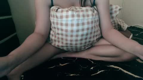 Snapshot of sexylove212002 chatting on 12/05/24, 11:07 Lily online show from 12/05/24, 11:07