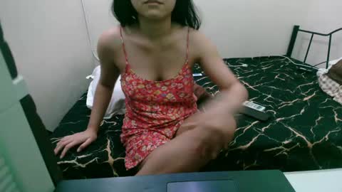 Snapshot of sexylove212002 chatting on 12/08/24, 02:49 Lily online show from 12/08/24, 02:49