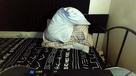 Snapshot of sexylove212002 chatting on 11/25/25, 06:35 Lily online show from 11/25/25, 06:35