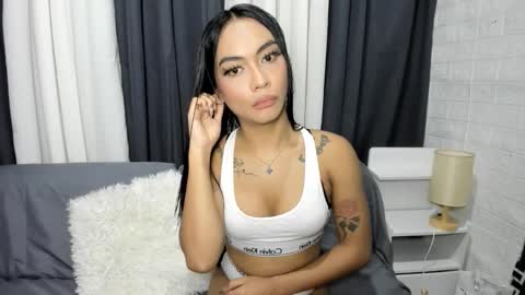 Snapshot of sexylovesappira chatting on 09/17/25, 08:10 maxine online show from 09/17/25, 08:10