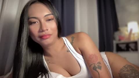 Snapshot of sexylovesappira chatting on 02/24/26, 08:23 maxine online show from 02/24/26, 08:23