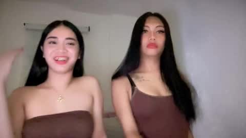 Snapshot of sexylovesappira chatting on 02/25/26, 09:02 maxine online show from 02/25/26, 09:02