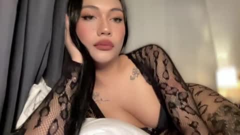 Snapshot of sexylovesappira chatting on 05/30/26, 01:52 maxine online show from 05/30/26, 01:52