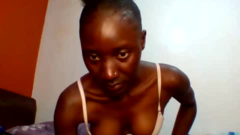 Snapshot of sexylucia5 chatting on 05/02/26, 10:04 sexylucia5 online show from 05/02/26, 10:04