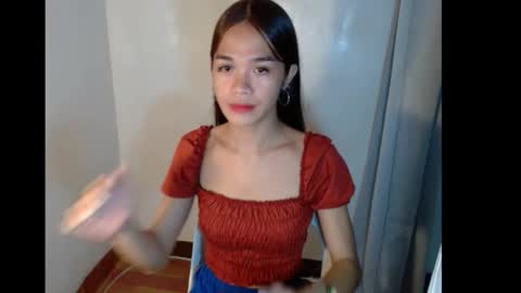 Snapshot of sexylunox chatting on 10/12/25, 02:27 Lunox3 online show from 10/12/25, 02:27