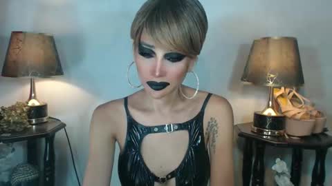 Snapshot of sexylusty2258 chatting on 10/10/25, 05:28 Queen Sofia online show from 10/10/25, 05:28