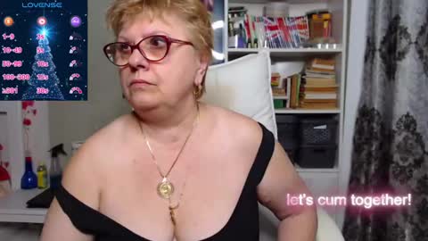 Snapshot of sexylynette4u chatting on 12/16/24, 06:53 sexylynette4u online show from 12/16/24, 06:53