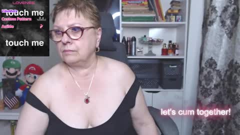 Snapshot of sexylynette4u chatting on 10/20/25, 09:21 sexylynette4u online show from 10/20/25, 09:21