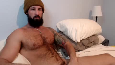 Snapshot of sexymanmk26 chatting on 12/22/24, 10:36 lets go private im ready to play pvt cum online show from 12/22/24, 10:36