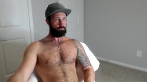 Snapshot of sexymanmk26 chatting on 02/05/25, 04:03 lets go private im ready to play pvt cum online show from 02/05/25, 04:03