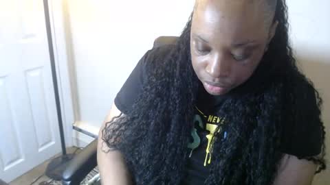 Snapshot of sexymona1218 chatting on 07/18/26, 09:51 SexyMona online show from 07/18/26, 09:51