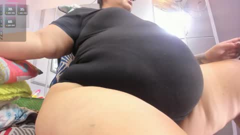 Snapshot of sexymoonlatina chatting on 02/15/26, 05:20 Natasha online show from 02/15/26, 05:20