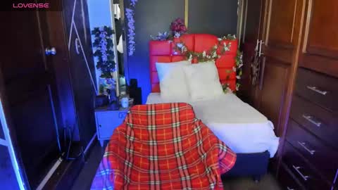 N A F online show from 12/01/25, 06:57