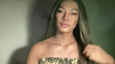 Snapshot of sexynakedweapon chatting on 06/08/26, 01:33 LIEZEL online show from 06/08/26, 01:33