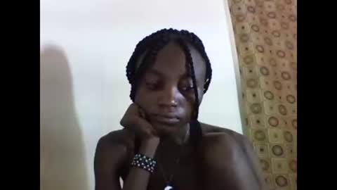Snapshot of sexyneedle22 chatting on 02/12/25, 06:08 VIVIAN online show from 02/12/25, 06:08