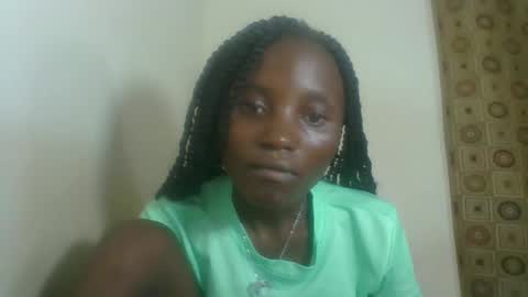 Snapshot of sexyneedle22 chatting on 02/14/25, 07:02 VIVIAN online show from 02/14/25, 07:02