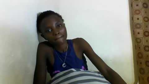 Snapshot of sexyneedle22 chatting on 02/22/25, 05:02 VIVIAN online show from 02/22/25, 05:02