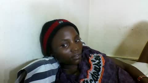 Snapshot of sexyneedle22 chatting on 02/25/25, 08:58 VIVIAN online show from 02/25/25, 08:58