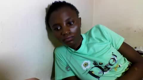 Snapshot of sexyneedle22 chatting on 03/02/25, 06:37 VIVIAN online show from 03/02/25, 06:37
