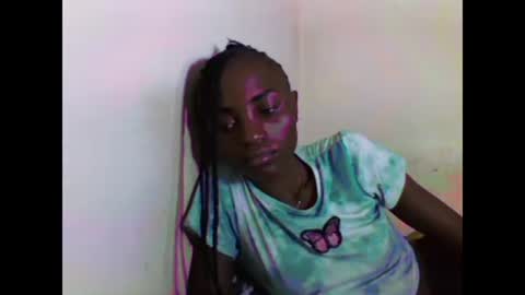 Snapshot of sexyneedle22 chatting on 03/07/25, 04:46 VIVIAN online show from 03/07/25, 04:46