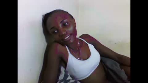 Snapshot of sexyneedle22 chatting on 03/09/25, 06:50 VIVIAN online show from 03/09/25, 06:50