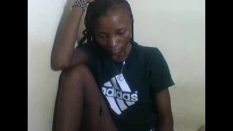 Snapshot of sexyneedle22 chatting on 03/12/25, 06:07 VIVIAN online show from 03/12/25, 06:07