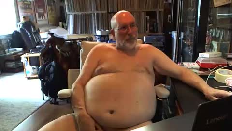 Grizz Lee Bear online show from 06/01/26, 08:16