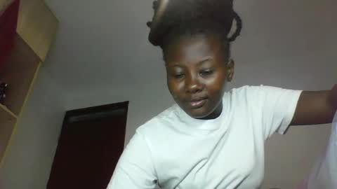 Snapshot of sexypamm chatting on 06/17/26, 04:19 sexypamm online show from 06/17/26, 04:19