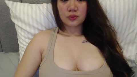 Snapshot of sexypenguin13 chatting on 12/27/24, 01:18 sexypenguin13 online show from 12/27/24, 01:18