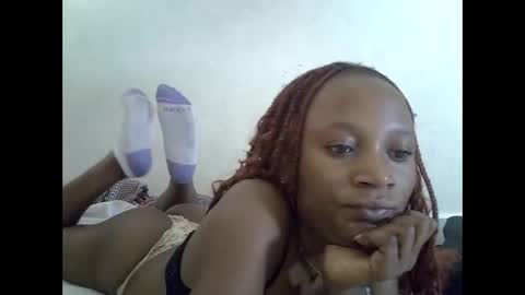 Snapshot of sexypetite4 chatting on 09/15/25, 06:02 SHARON online show from 09/15/25, 06:02