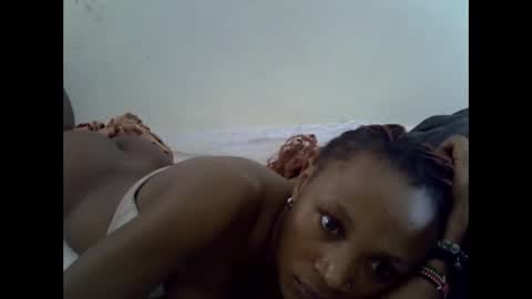 Snapshot of sexypetite4 chatting on 09/30/25, 09:58 SHARON online show from 09/30/25, 09:58