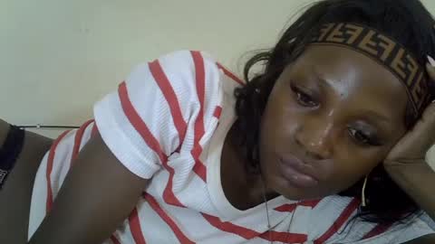 Snapshot of sexypetite4 chatting on 06/13/26, 08:01 SHARON online show from 06/13/26, 08:01