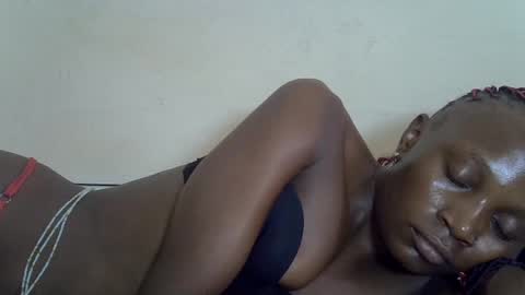Snapshot of sexypetite4 chatting on 07/08/26, 09:25 SHARON online show from 07/08/26, 09:25
