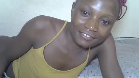 Snapshot of sexypetite4 chatting on 07/10/26, 12:08 SHARON online show from 07/10/26, 12:08