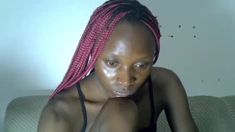 Snapshot of sexypetite4 chatting on 07/24/26, 02:48 SHARON online show from 07/24/26, 02:48