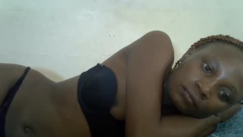 Snapshot of sexypetite4 chatting on 08/07/26, 10:39 SHARON online show from 08/07/26, 10:39