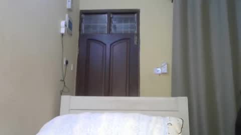 Snapshot of sexypetite_lee chatting on 03/03/25, 12:05 Lee online show from 03/03/25, 12:05