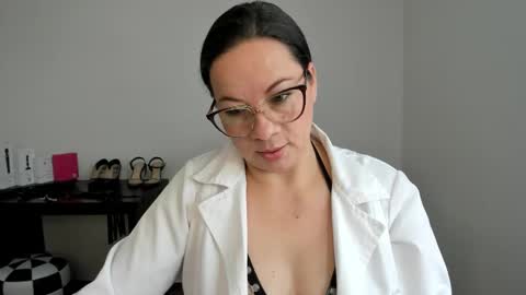 Snapshot of sexypsychologist chatting on 09/23/25, 05:38 Sexy Psychologist online show from 09/23/25, 05:38
