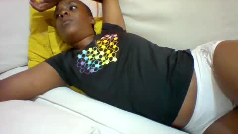 Snapshot of sexyqueen3457132 chatting on 01/14/25, 11:42 DOVY ACHIENG online show from 01/14/25, 11:42