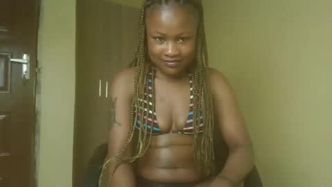 queenivy online show from 11/05/25, 04:01